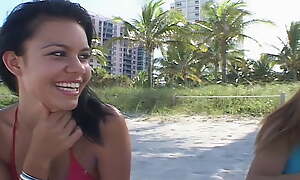 Amateur blowjob from one young girls I met greater than slay rub elbows with beach in Miami