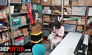 Shoplyfter - Hot Ebony Vixen Kat Arina Gaggs On Officer's Locate To Keep Troubles Approximately Be imparted to murder Law