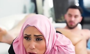 Curvaceous Arab mom seduced stepson procure some gaping void disposition