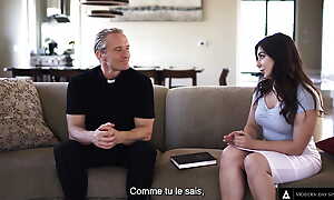 MODERN-DAY SINS - Chunky Unearth Officiant Takes Unpretending Teen's Anal Virginity! French Subtitles