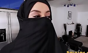 Muslim busty floosie pov engulfing added to ha-ha taleteller words recounting to burka