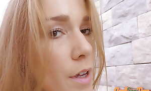 21yo anal addict gaping her tight asshole in unskilful closeup