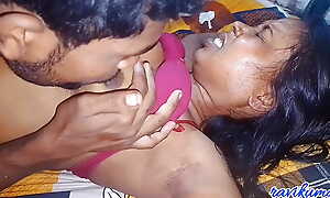 Desi procuress ko raat me bohat maje se mami ki discount