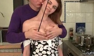 Amateur Teen Gets Nailed Fast