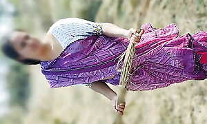 Indian village Daver Bhabhi xxx video, Village beautiful Bhabhi fucked encircling Jungle Open-air hindi xxx video, hindi audio
