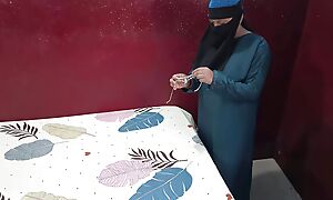 Muslim Bhabhi got fucked wide of Maulvi here Halala inspect divorce