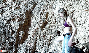 Magnificent French peaches Candys chupa well fucked at the beach