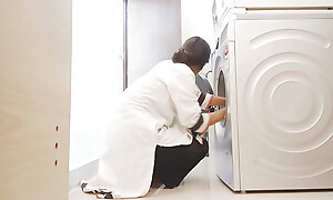 Indian girl stuck in surface-active agent machine make an issue of house-servant took advantage new sex video 2025